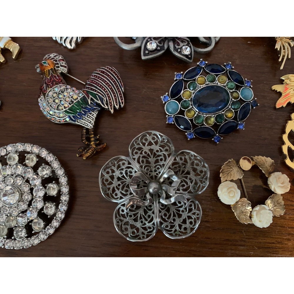 Lot Of 14 Brooches Plus Scarf Clip Monet Sara Coventry Etc Christmas Flowers - Picture 4 of 6